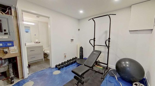 1423 18 Street Ne, Calgary, AB - Indoor