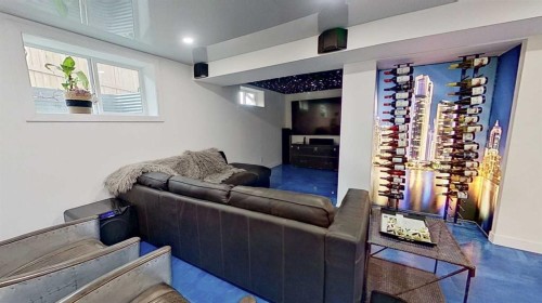 1423 18 Street Ne, Calgary, AB - Indoor