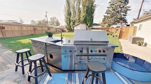 1423 18 Street Ne, Calgary, AB - Outdoor