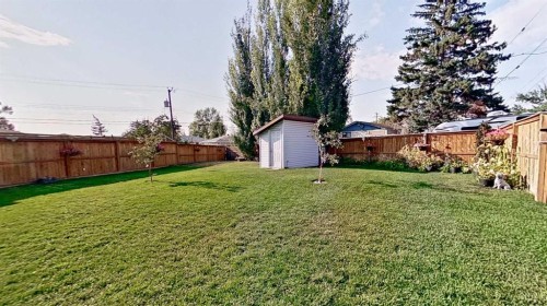 1423 18 Street Ne, Calgary, AB - Outdoor