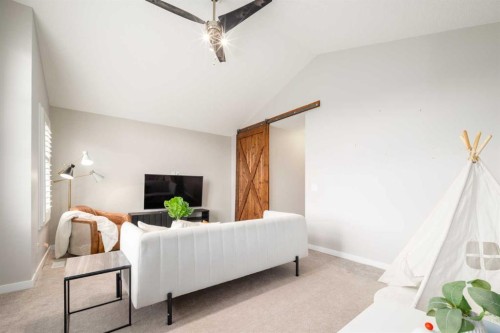 133 Cougar Ridge Close Sw, Calgary, AB - Indoor