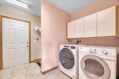 14 Grande Point Estates, Strathmore, AB - Indoor Photo Showing Laundry Room