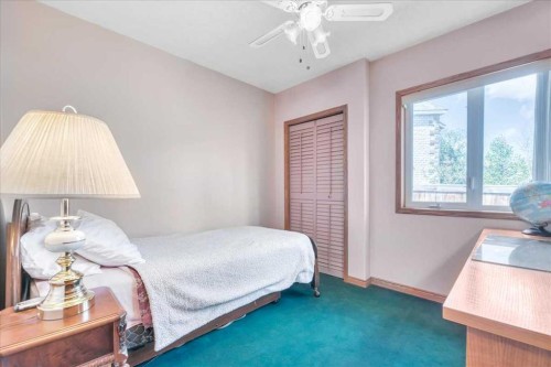 14 Grande Point Estates, Strathmore, AB - Indoor Photo Showing Bedroom