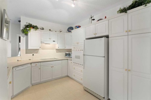 404-2422 Erlton Street Sw, Calgary, AB - Indoor Photo Showing Kitchen