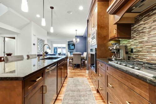 3015 26 Street Sw, Calgary, AB - Indoor Photo Showing Kitchen With Upgraded Kitchen