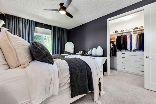 3015 26 Street Sw, Calgary, AB - Indoor Photo Showing Bedroom