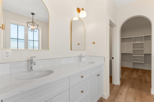 39 Williams Avenue, Olds, AB - Indoor Photo Showing Bathroom