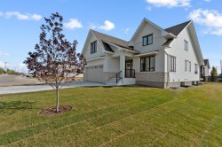 39 Williams Avenue  Olds, AB T4H 0E6