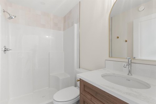 39 Williams Avenue, Olds, AB - Indoor Photo Showing Bathroom