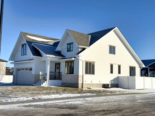 39 Williams Avenue, Olds, AB - Outdoor