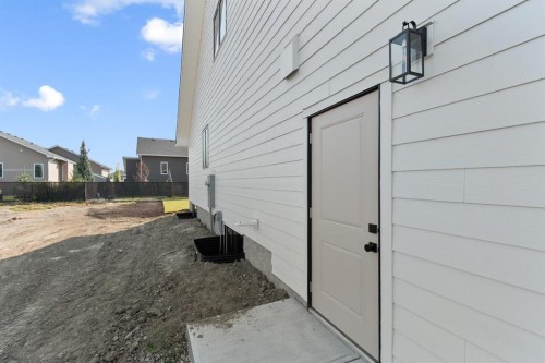 39 Williams Avenue, Olds, AB - Outdoor With Exterior