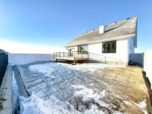 39 Williams Avenue, Olds, AB - Outdoor
