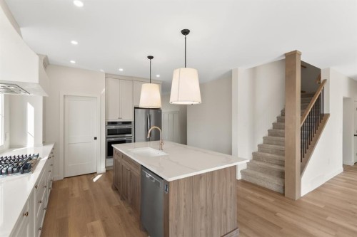 39 Williams Avenue, Olds, AB - Indoor Photo Showing Kitchen With Upgraded Kitchen