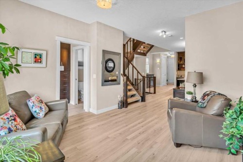 231 26 Avenue Nw, Calgary, AB - Indoor Photo Showing Living Room