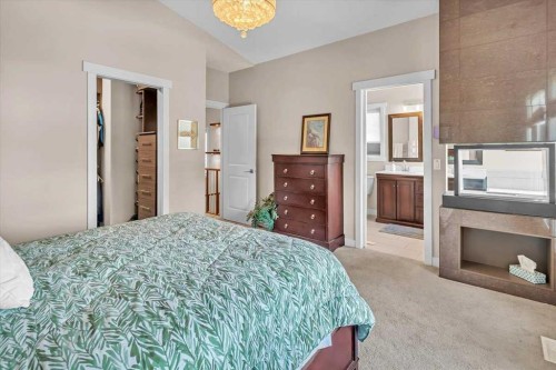 231 26 Avenue Nw, Calgary, AB - Indoor Photo Showing Bedroom