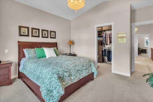 231 26 Avenue Nw, Calgary, AB - Indoor Photo Showing Bedroom