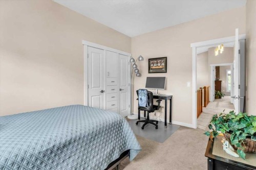 231 26 Avenue Nw, Calgary, AB - Indoor Photo Showing Bedroom