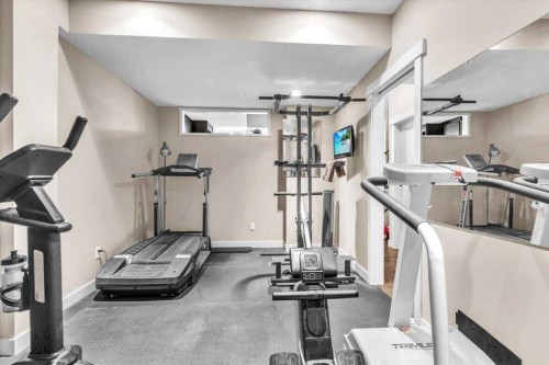 231 26 Avenue Nw, Calgary, AB - Indoor Photo Showing Gym Room
