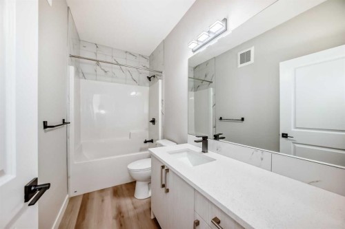 112 Belvedere Park Se, Calgary, AB - Indoor Photo Showing Bathroom