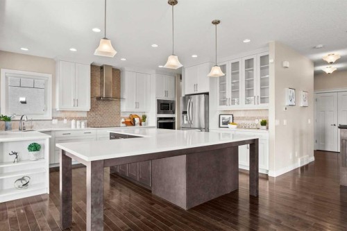 102 Ranch Road, Okotoks, AB - Indoor Photo Showing Kitchen With Upgraded Kitchen