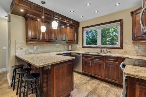 136 Castleglen Way Ne, Calgary, AB - Indoor Photo Showing Kitchen