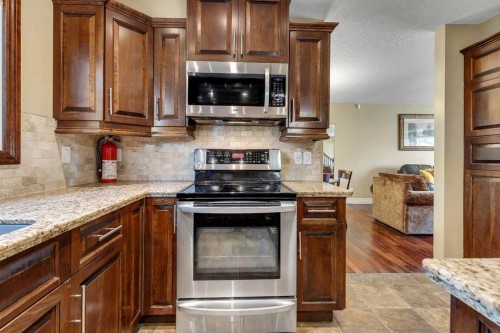 136 Castleglen Way Ne, Calgary, AB - Indoor Photo Showing Kitchen