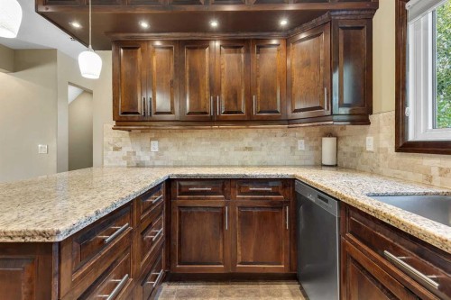 136 Castleglen Way Ne, Calgary, AB - Indoor Photo Showing Kitchen