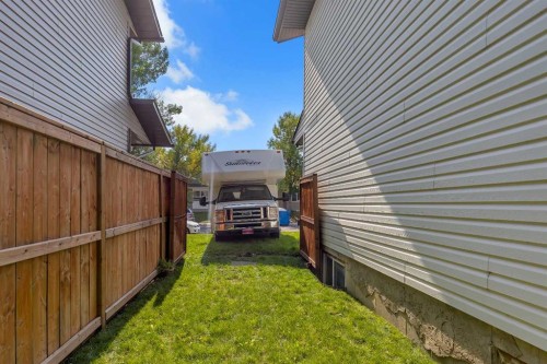 136 Castleglen Way Ne, Calgary, AB - Outdoor With Exterior