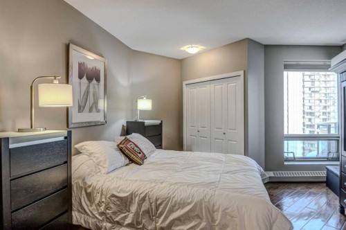2401-1078 6 Avenue Sw, Calgary, AB - Indoor Photo Showing Bedroom