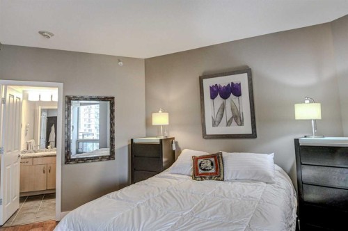 2401-1078 6 Avenue Sw, Calgary, AB - Indoor Photo Showing Bedroom