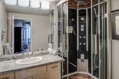 2401-1078 6 Avenue Sw, Calgary, AB - Indoor Photo Showing Bathroom