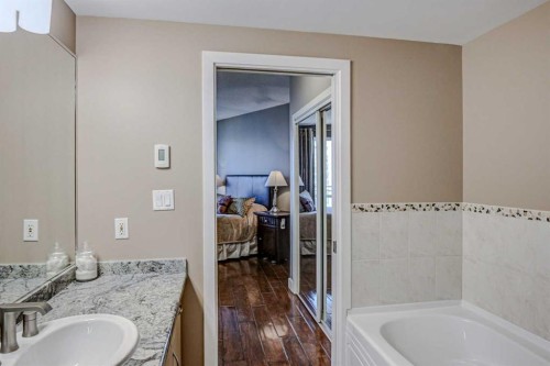 2401-1078 6 Avenue Sw, Calgary, AB - Indoor Photo Showing Bathroom