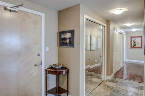 2401-1078 6 Avenue Sw, Calgary, AB - Indoor Photo Showing Other Room