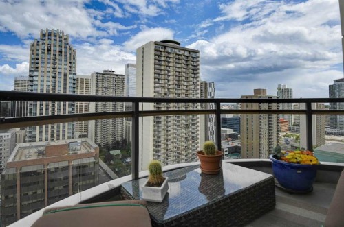 2401-1078 6 Avenue Sw, Calgary, AB - Outdoor With Balcony