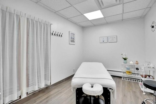 1330 12 Avenue Sw, Calgary, AB 