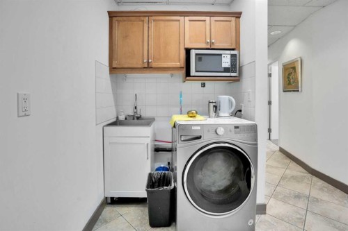 1330 12 Avenue Sw, Calgary, AB 