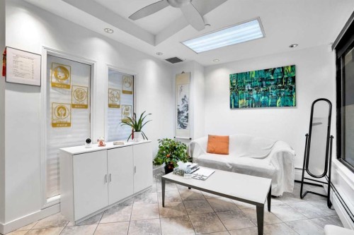 1330 12 Avenue Sw, Calgary, AB 