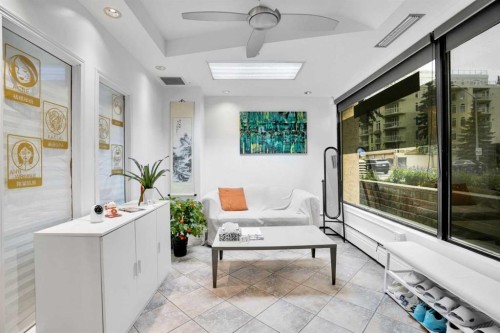 1330 12 Avenue Sw, Calgary, AB 