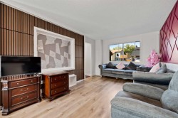 40 Pinecliff Close NE Calgary, AB T1Y 4N5