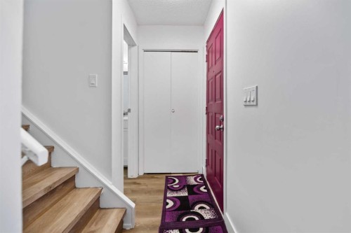 40 Pinecliff Close Ne, Calgary, AB - Indoor Photo Showing Other Room