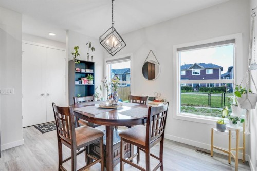 28 Midtown Close Sw, Airdrie, AB - Indoor Photo Showing Dining Room
