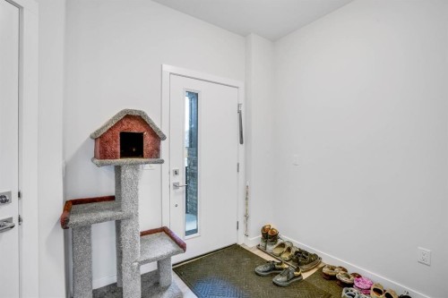 28 Midtown Close Sw, Airdrie, AB - Indoor Photo Showing Other Room