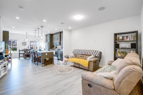 28 Midtown Close Sw, Airdrie, AB - Indoor Photo Showing Living Room