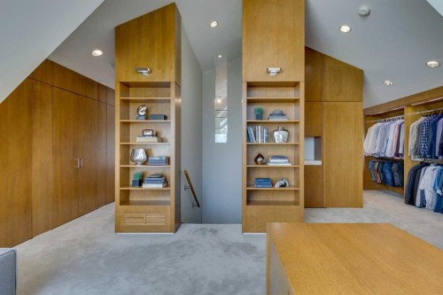 529 Sunderland Avenue Sw, Calgary, AB - Indoor