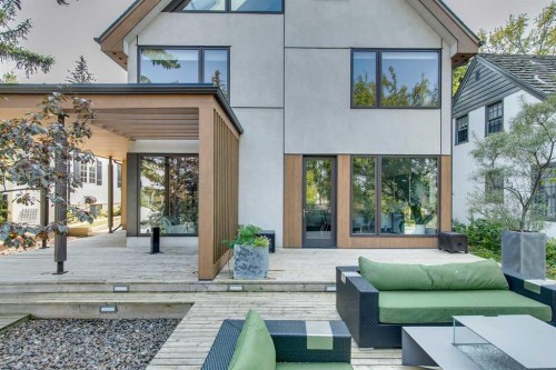 529 Sunderland Avenue Sw, Calgary, AB - Outdoor With Exterior