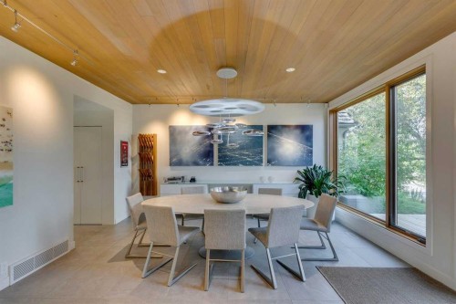 529 Sunderland Avenue Sw, Calgary, AB - Indoor Photo Showing Dining Room