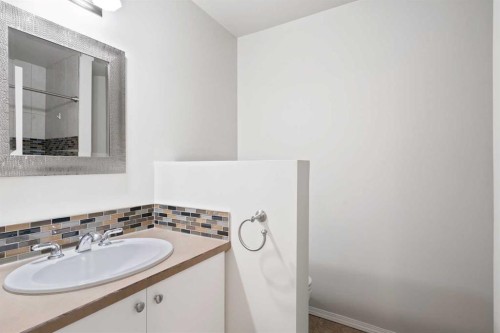 45 Mt Douglas Close Se, Calgary, AB - Indoor Photo Showing Bathroom