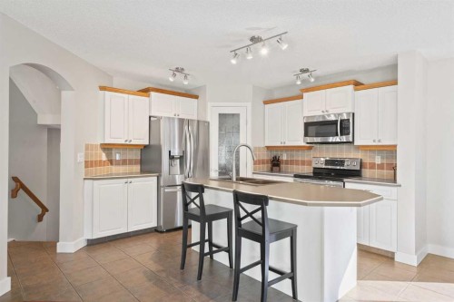 45 Mt Douglas Close Se, Calgary, AB - Indoor Photo Showing Kitchen