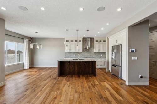 152 Evansborough Way Nw, Calgary, AB - Indoor Photo Showing Kitchen