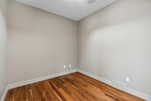 152 Evansborough Way Nw, Calgary, AB - Indoor Photo Showing Other Room